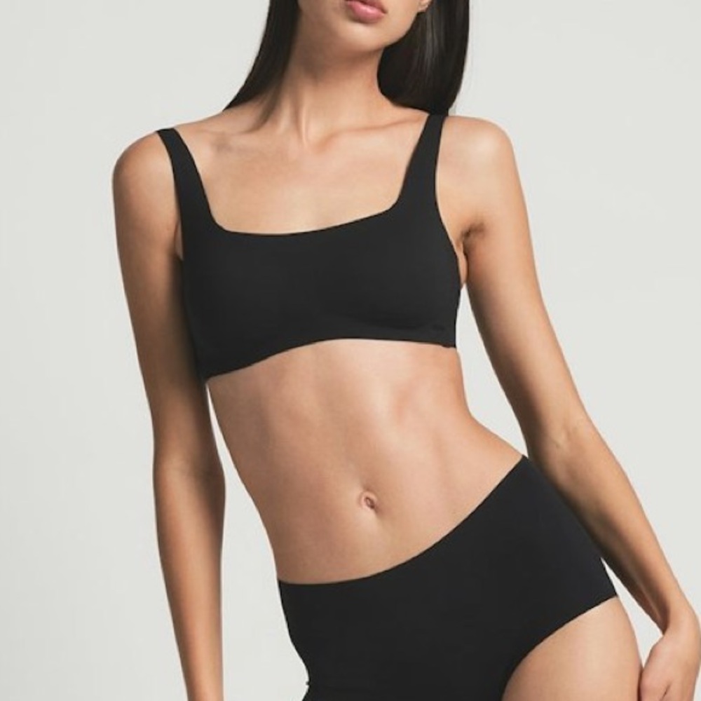 SKIMS Seamless Molded Bra | Onyx | Size XS | NWT